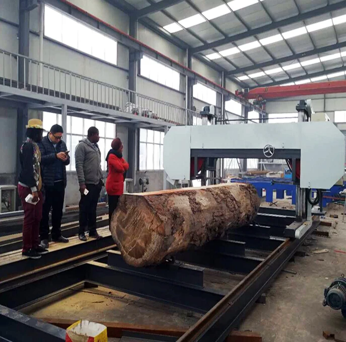 Большая горизонтальная электрическая ленточная пила