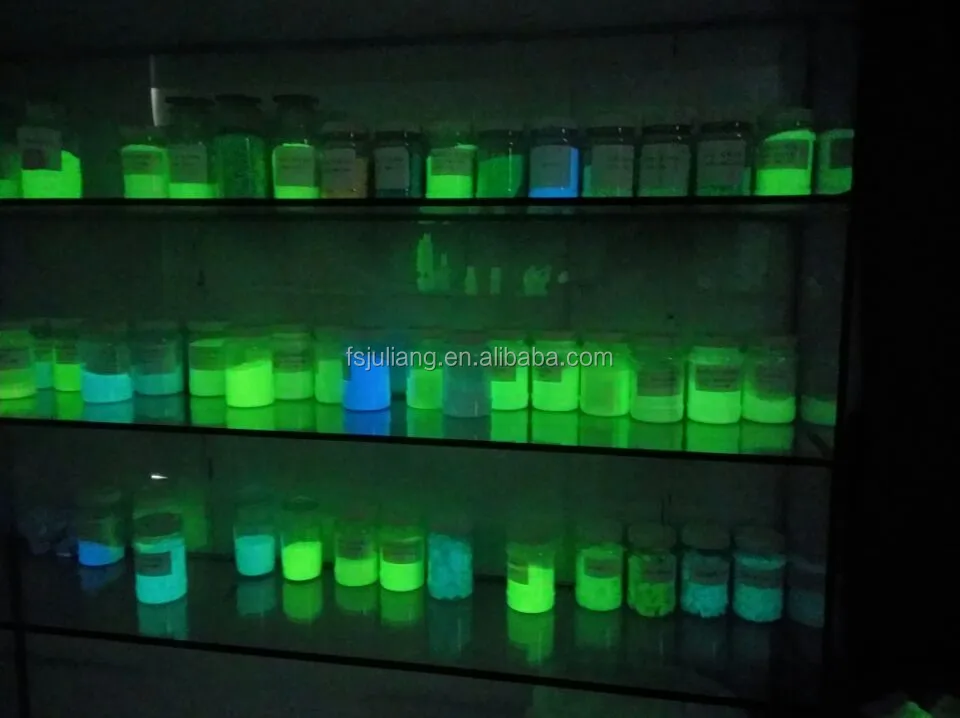 Long lasting glow in the dark powder for screen printing pigment