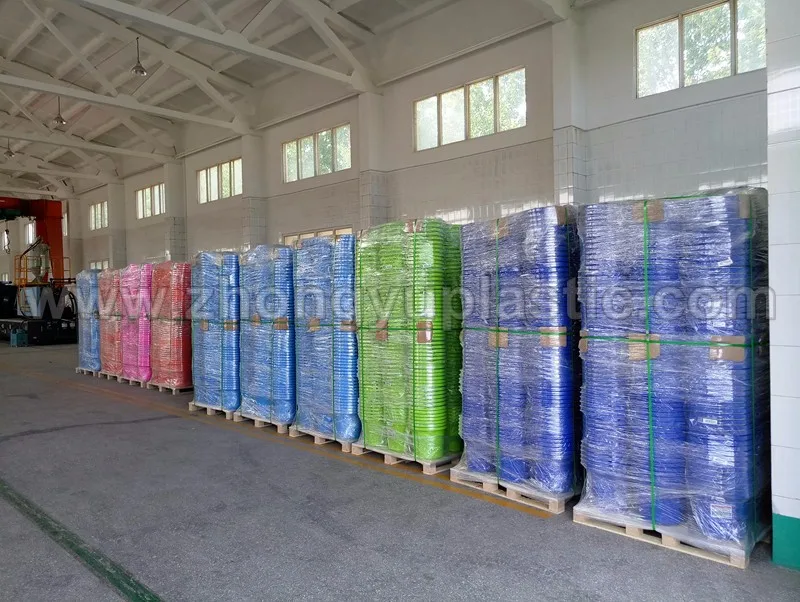 Heavy Duty Plastic Horse Feeding Bucket Water Trough For Animal Feeding