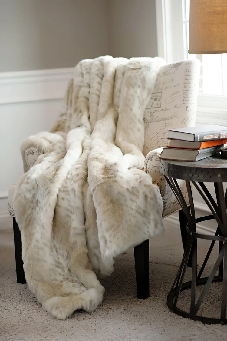 Super Soft Shaggy Faux Fur Blanket 100% Polyester Fleece Blanket