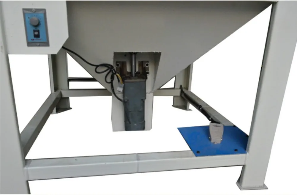 
New developed small automatic sand blasting cabinet 