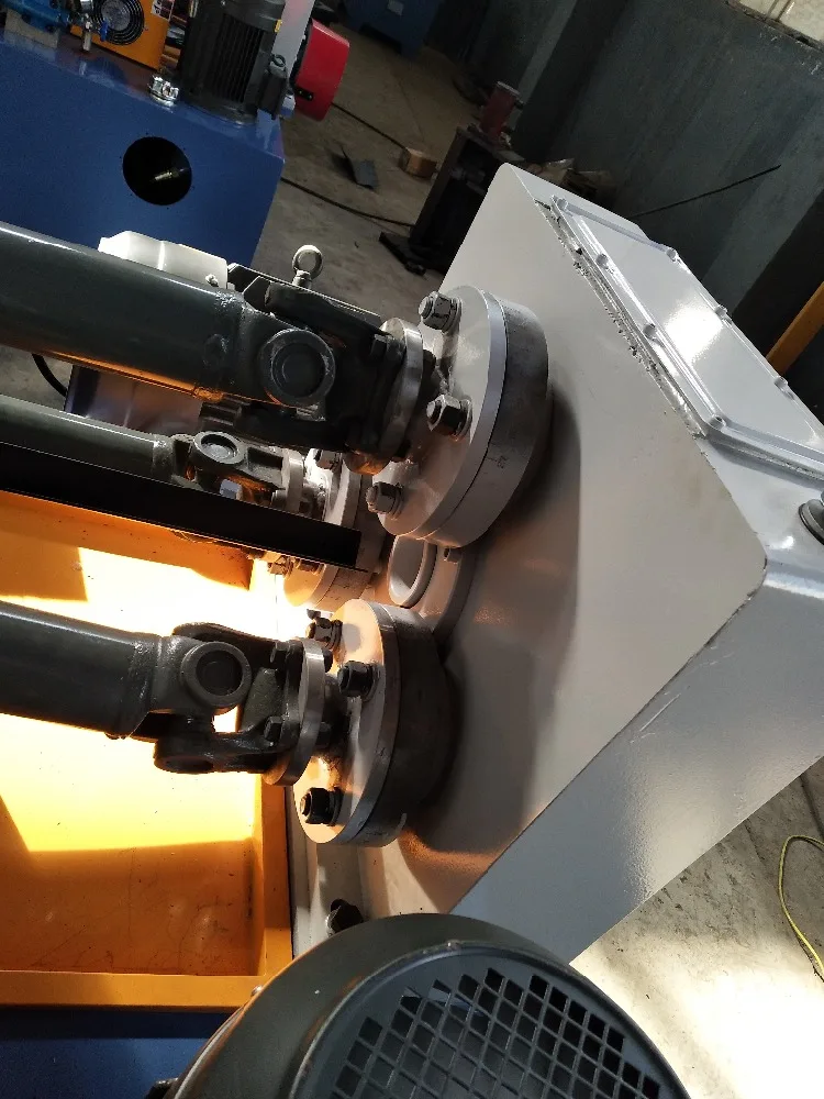 three roller through feed roller thread rolling machine