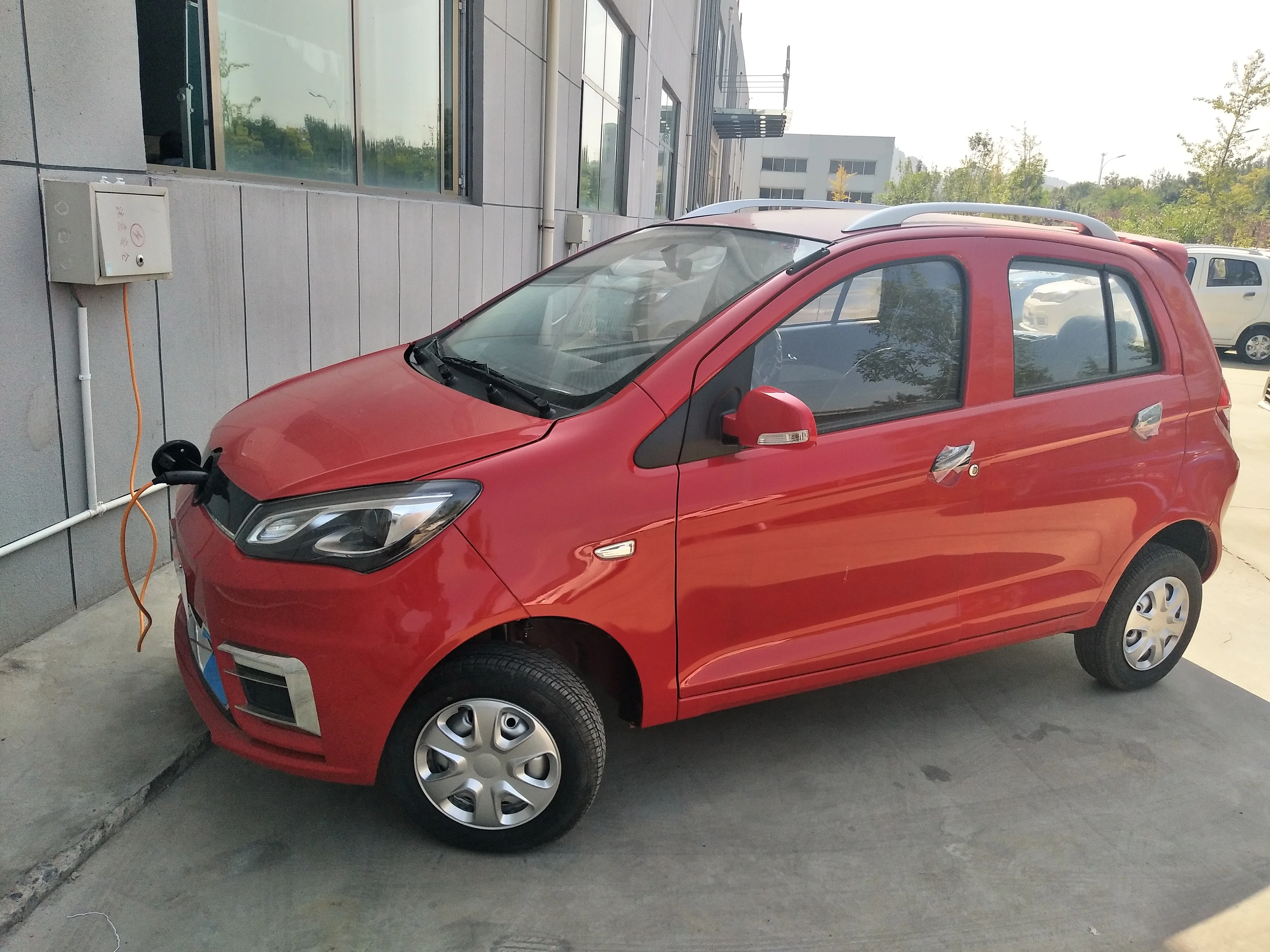 F1   Hot sale factory price 4 seat cheap electric cars left steering wheel right hand drive small electric cars suv jeep