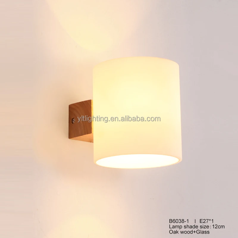 Simple Design Small Wall Lamp Modern Oak Wood and Glass Indoor Wall Light Home Living Room Wall Lamp Customizd Reading Lamp