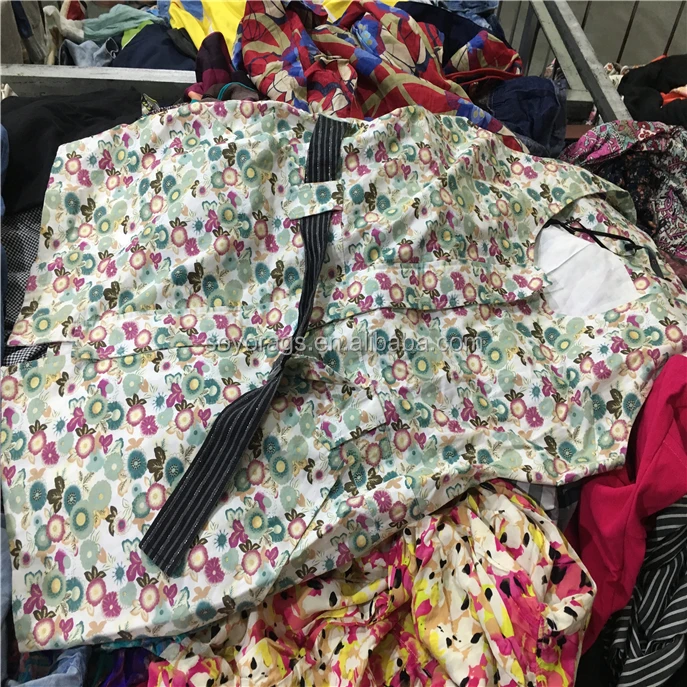 China fashion summer mixed used clothing and lot of used cloths in kg