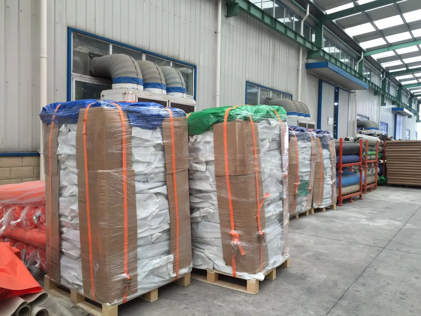 Полиэфирные виниловые водонепроницаемые красные и белые полосы ПВХ брезенты