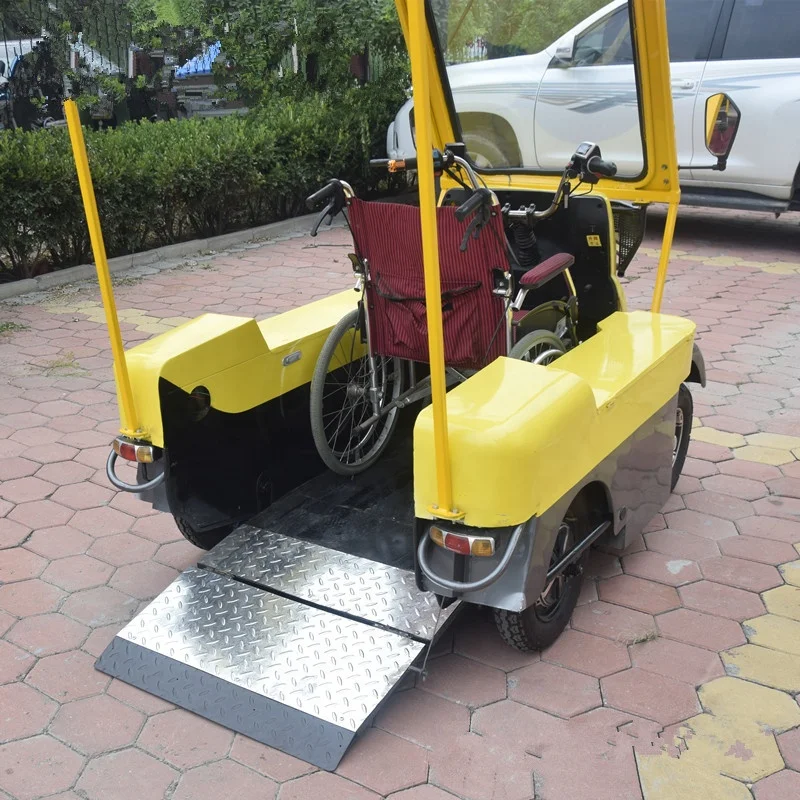 4 wheels Electric car for disabled man,wheelchair man