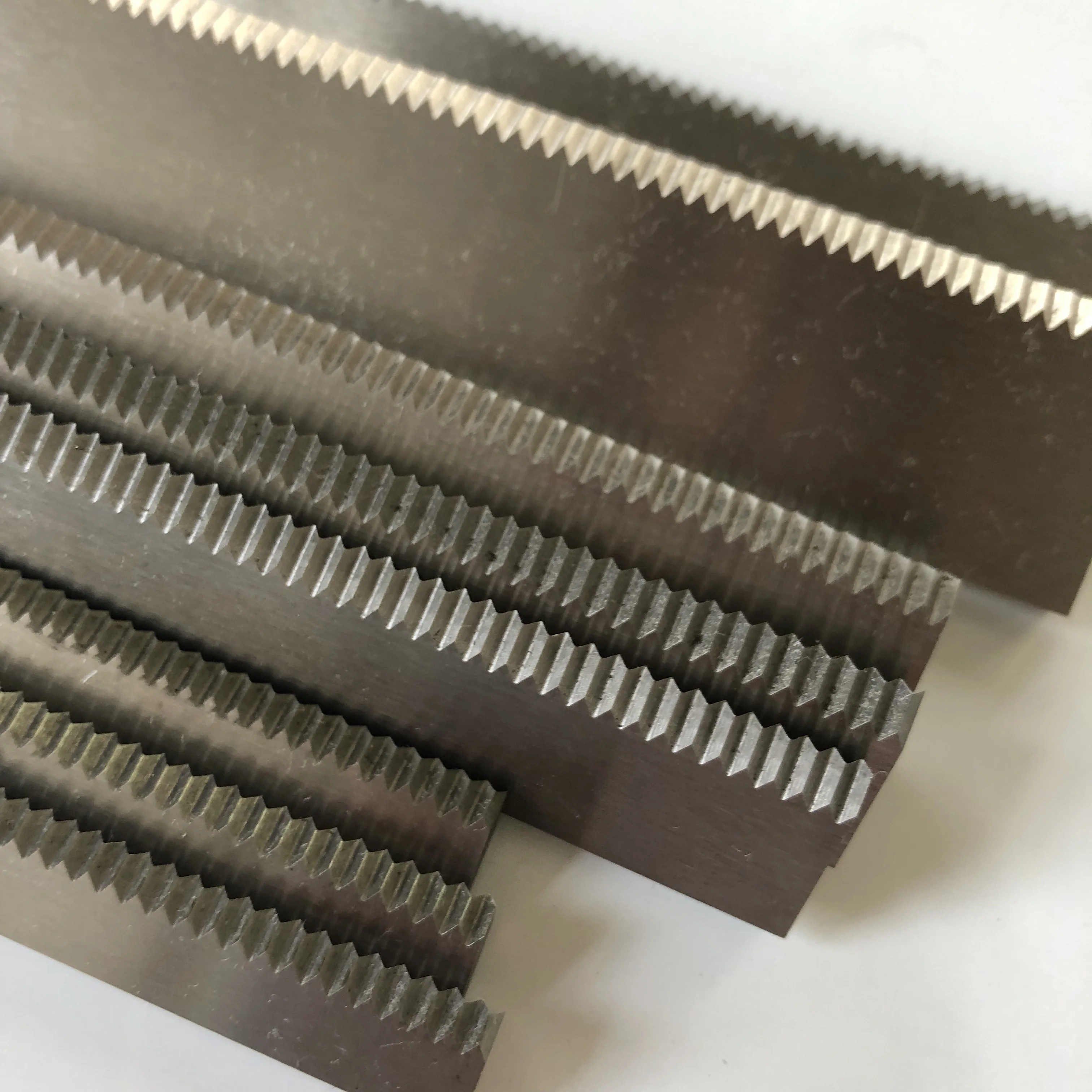  Зубчатое лезвие для упаковки пищевых продуктов нож резки зубчатого хлеба в пластиковой пленке