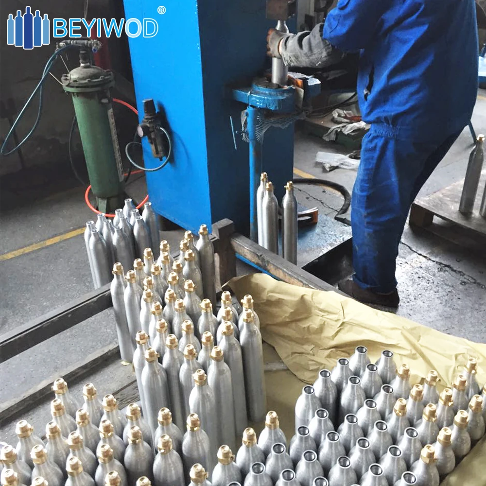 Door to door price 0.6L small co2 gas cylinder co2 bottle aluminum soda cylinder for German market