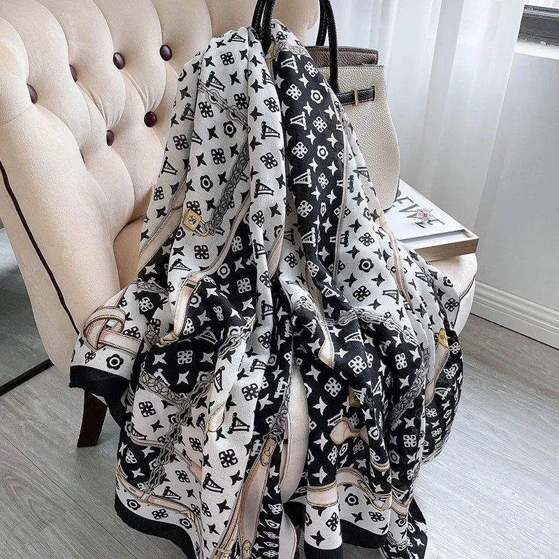 Viscose Scarves Ladies Wholesale European Style Brand Designer Striped Printed Cotton Dubai Muslim Hijabs Scarfs for Women