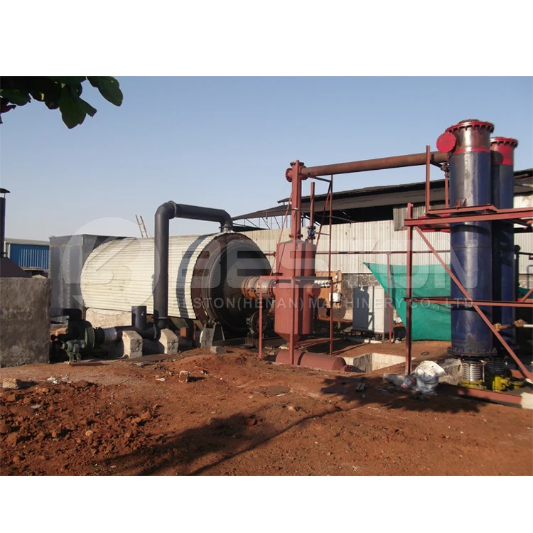 OTR Tires Mining Tires Recycling Pyrolysis To Oil Machine Installed In Peru
