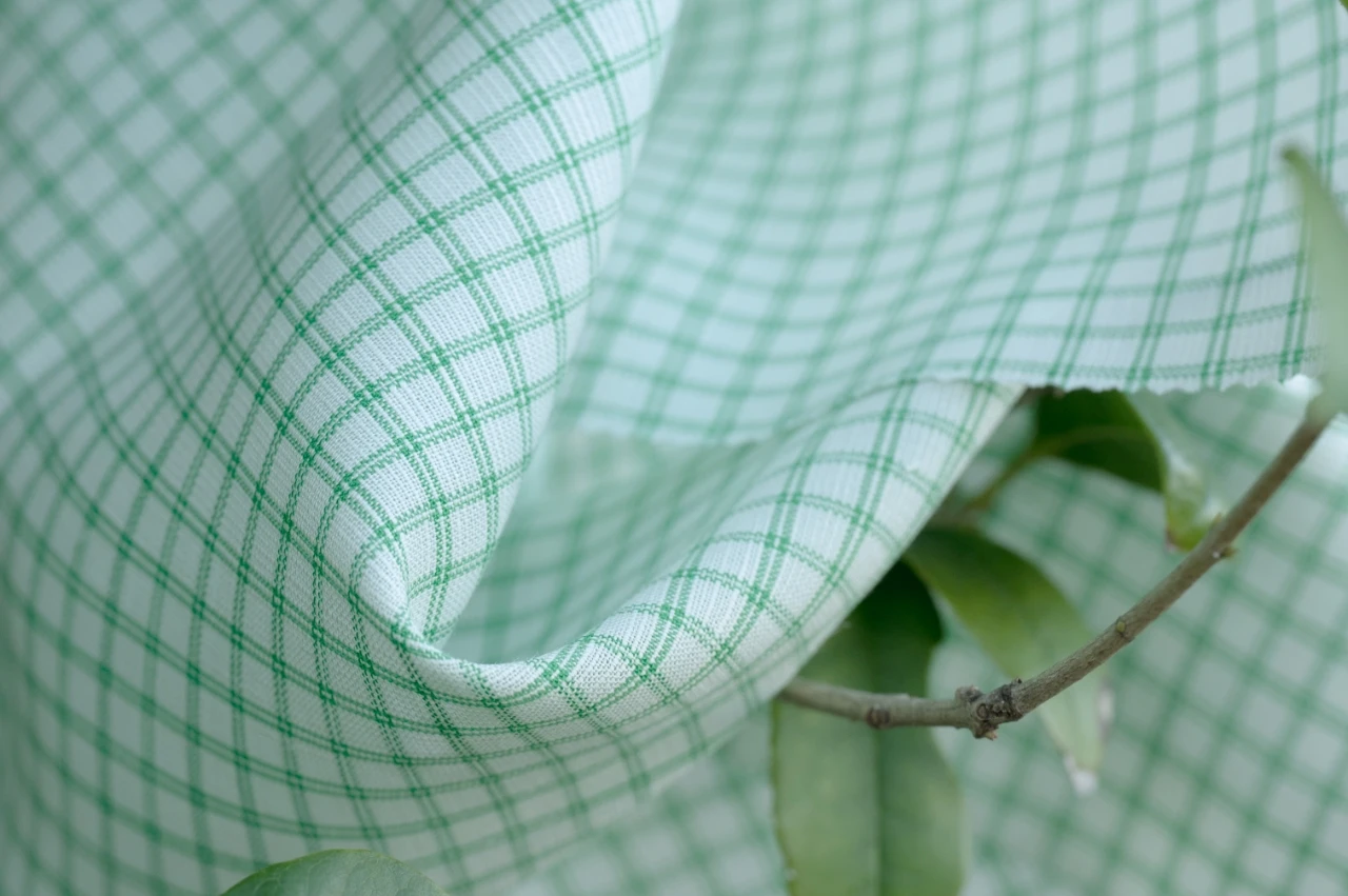 #2962  Wholesale yarn dyed soft plaid linen tencel lyocell fabric for spring summer clothing