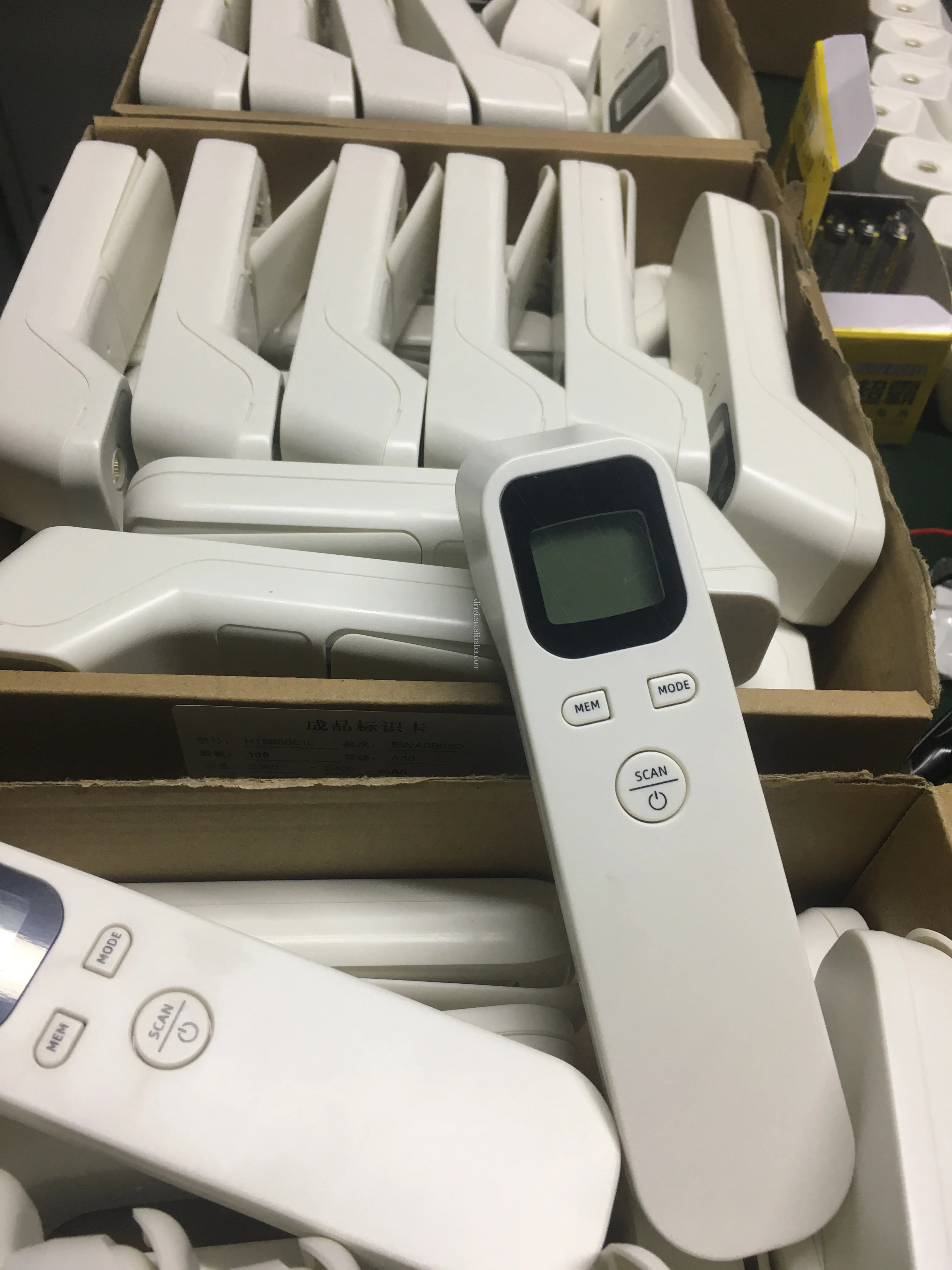 
Digital forehead and ear thermometer 