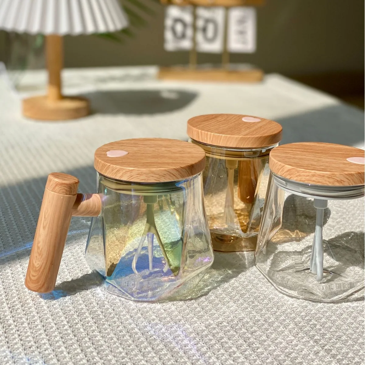 Hot Sale High Boronsilicon Portable Electric Automatic Travel Glass Mug 400ml Mixing Self Stirring Coffee Mug