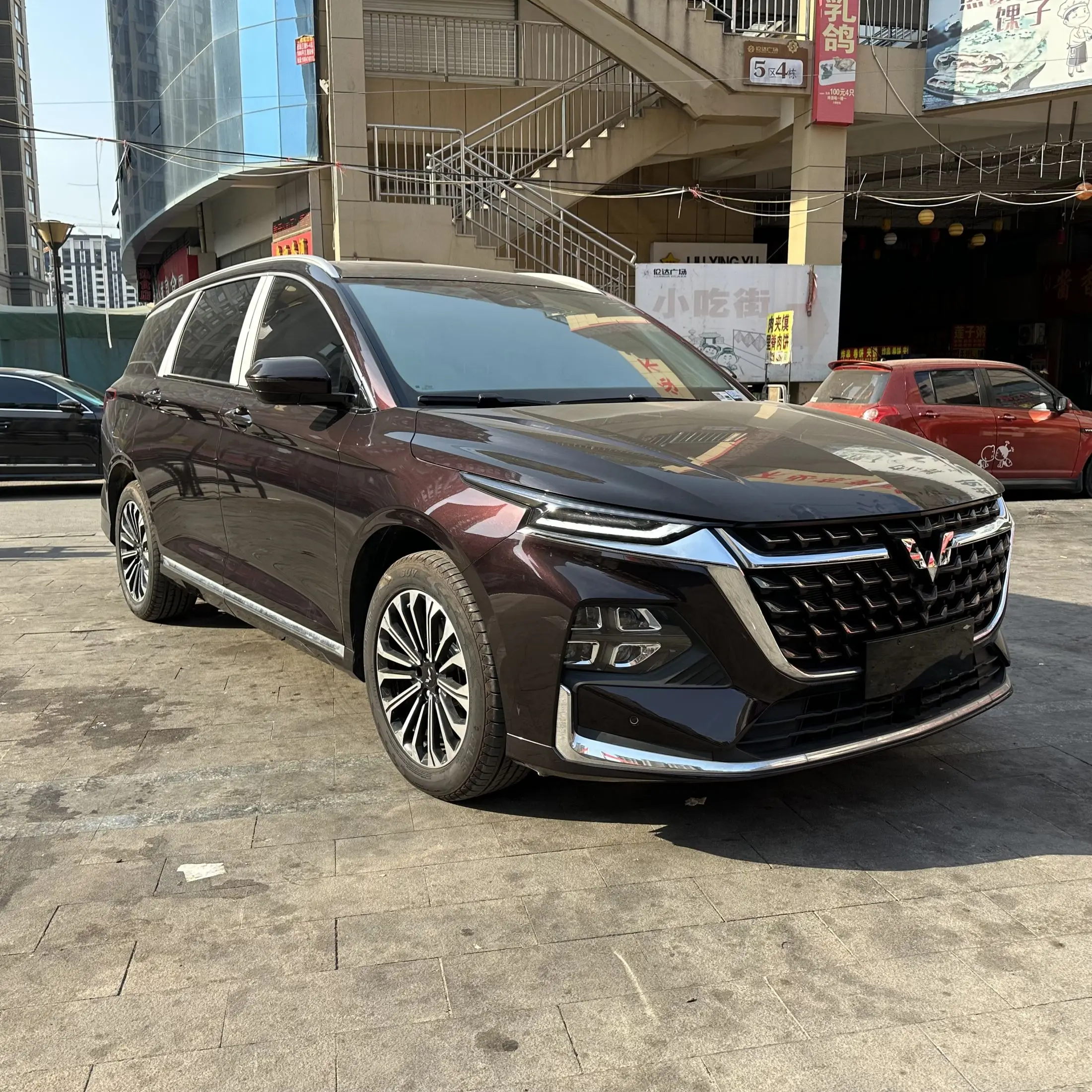 2023 New Vehicle Wuling Kaijie Victory 2023 model 2.0L DHT luxury Fuel oil 5 Doors 6 Seaters Compact MPV from China