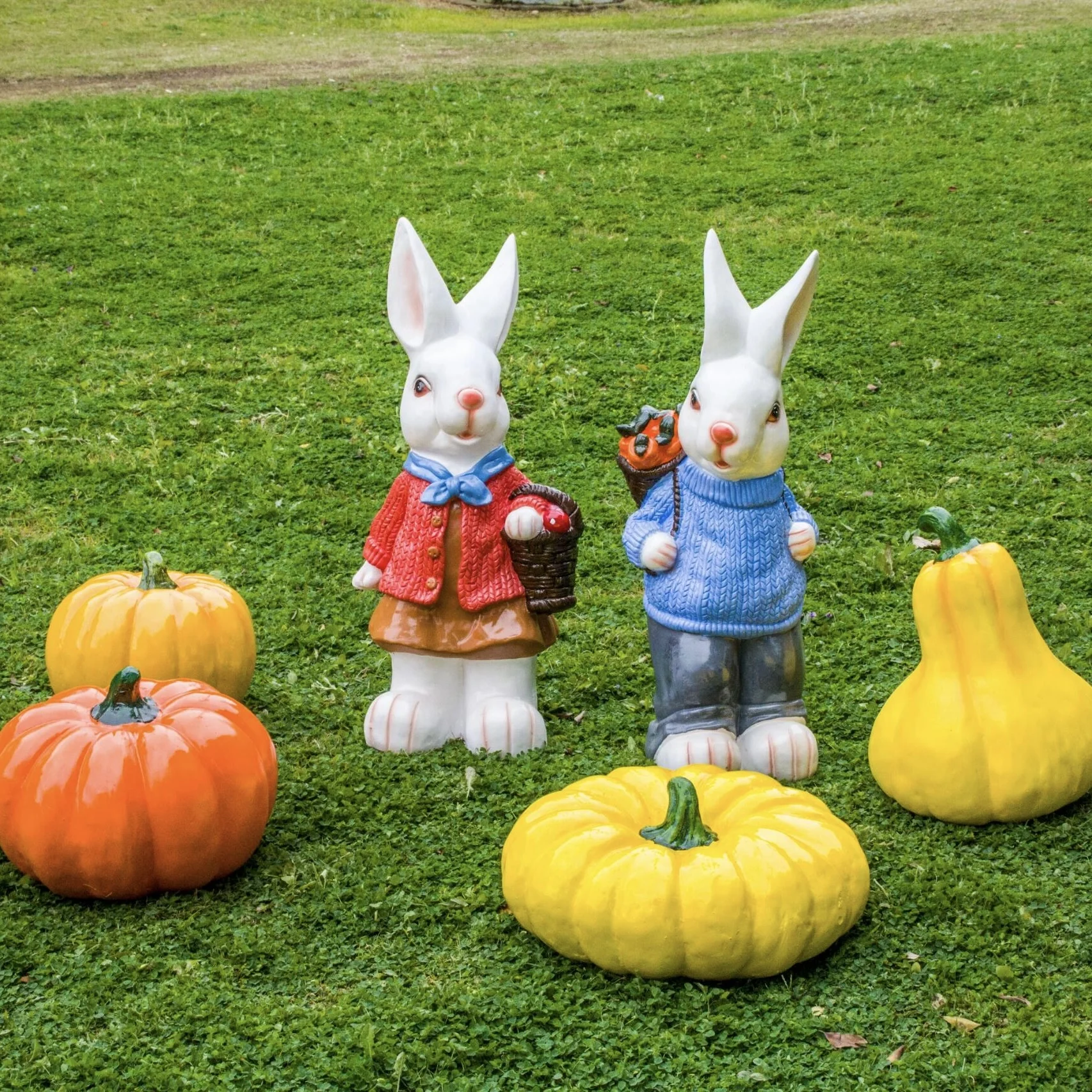Outdoor Garden Decoration Zoo Equipment Park Decoration Life Size Fiberglass Cartoon Figures Bunny Statue