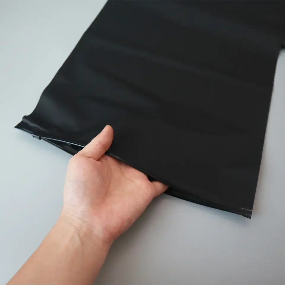 Manufacturers wholesale PVC zipper transparent zip-lock plastic frosted bag wih black zip