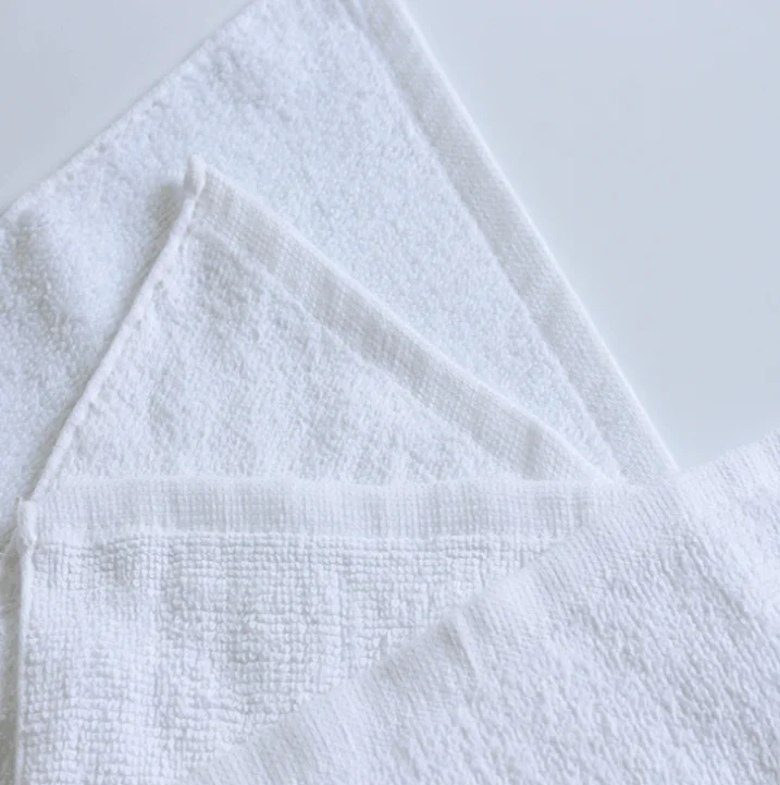
70*140cm 100% Cotton Hotel Bath Towels for Adults 400g Water Absorption Soft White Bath Towel for Disposable hotel towel 