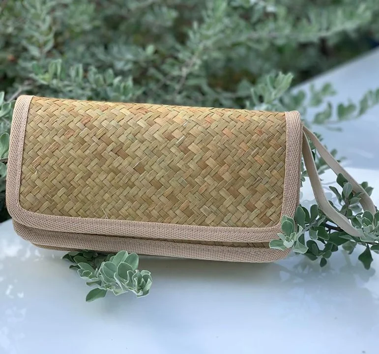 Wholesale cute natural ecofriendly women straw purse straw wallet