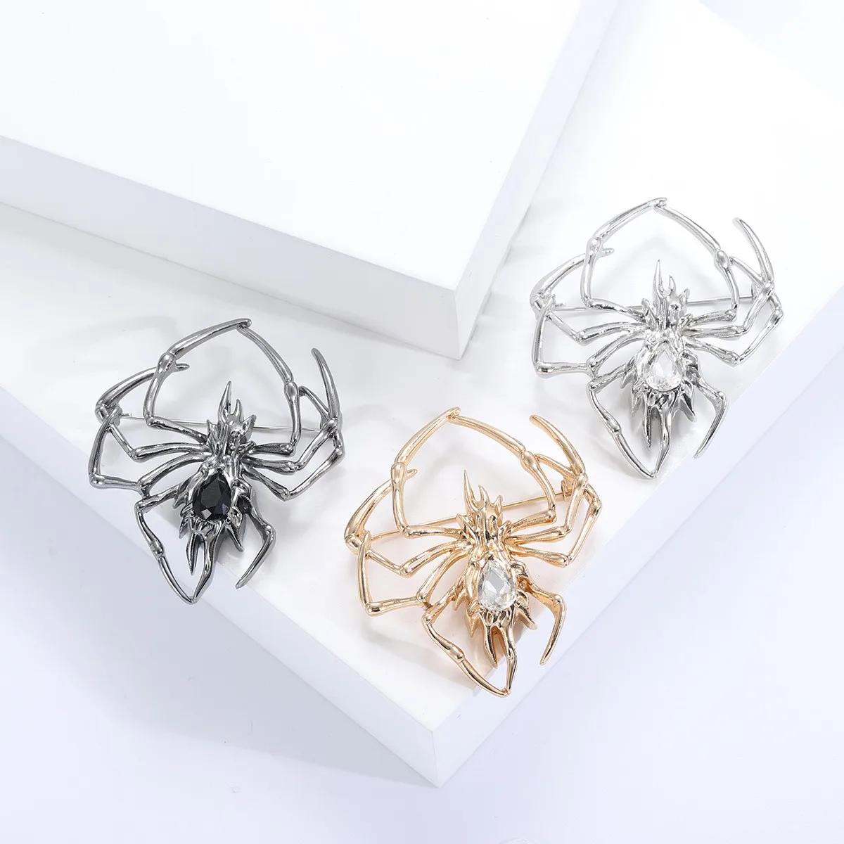 Wholesale Vintage 3d Spider Brooch Pin Designer Metal Women Men Fashion Halloween Jewelry Brooches