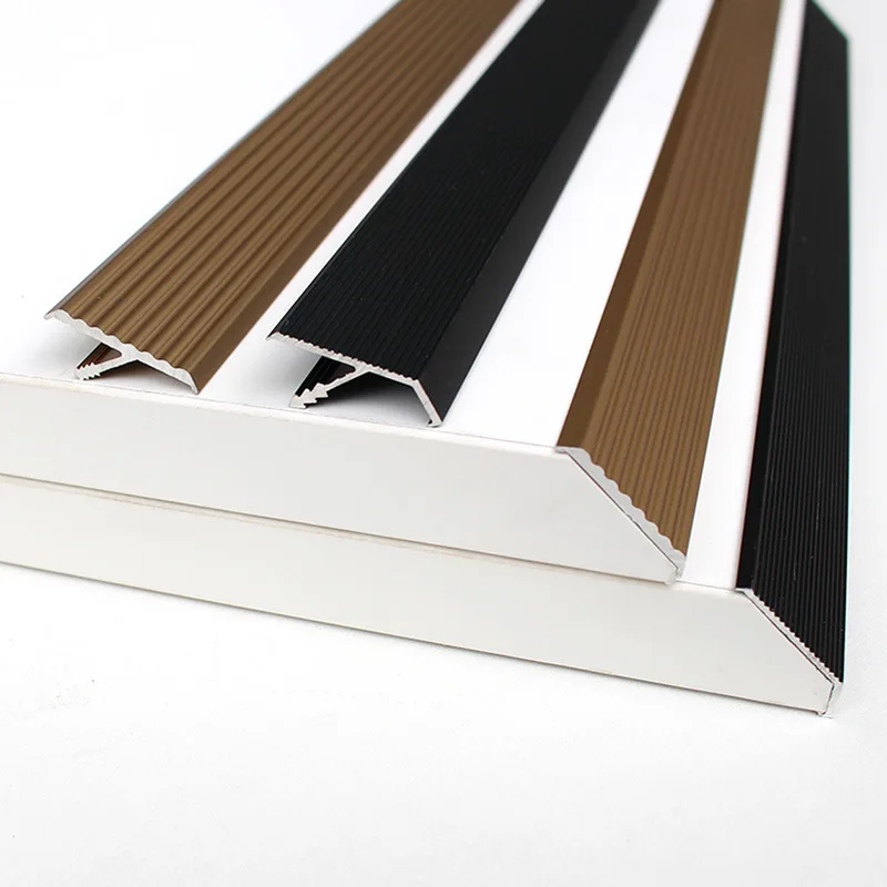 Closet Body Recessed Door Handle Triangular Beveled Edge Cardboard Handle