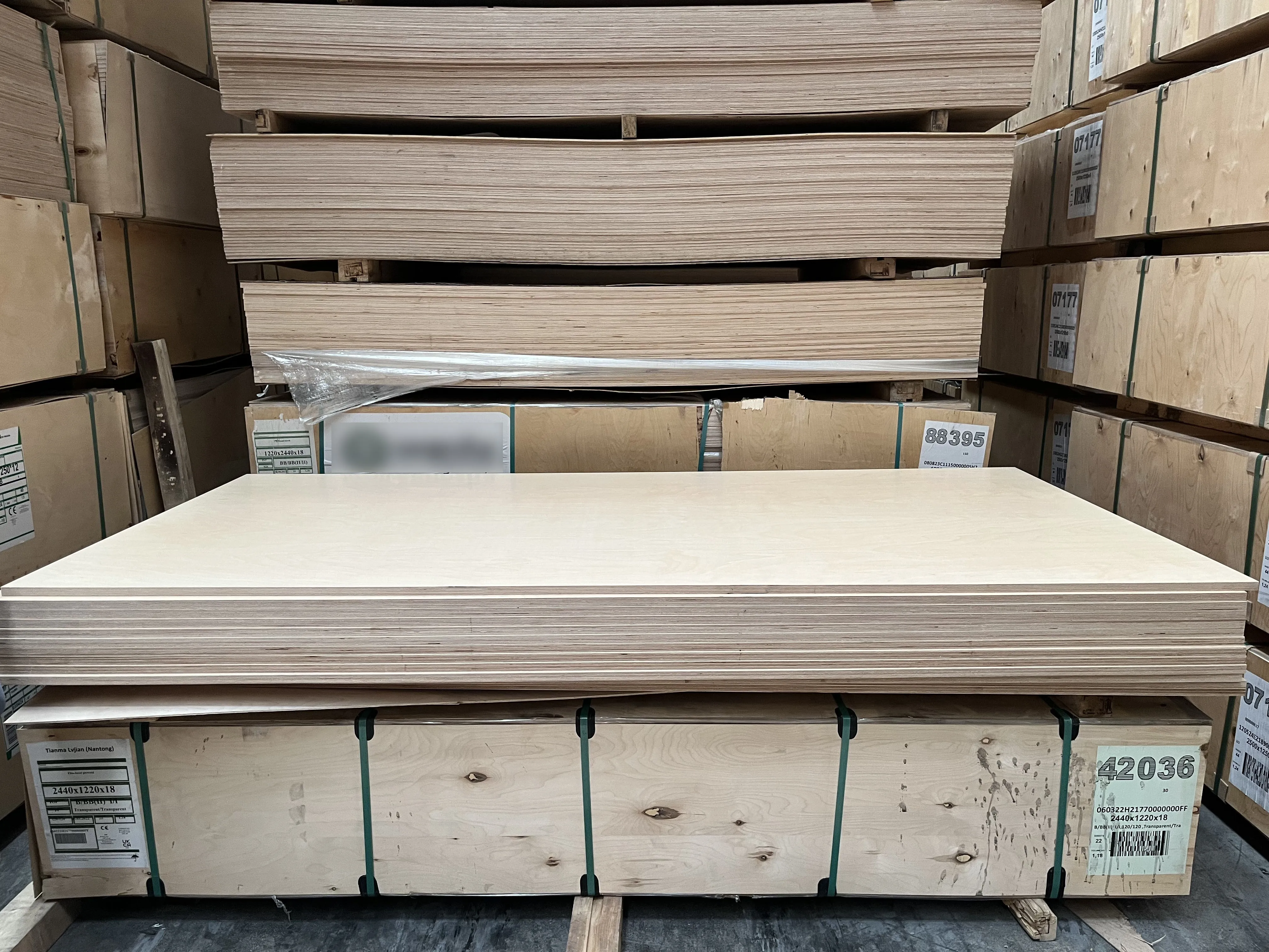 Smooth Touch Baltic Birch Plywood Sheet 18mm Melamine Clearply Film Faced for Modern Furniture Use
