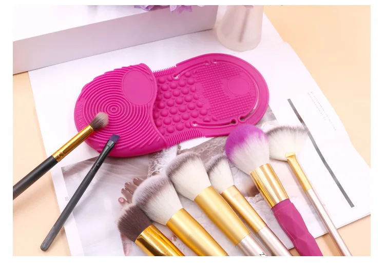  2021 new red silicone portable makeup brush cleaning pad custom wholesale private