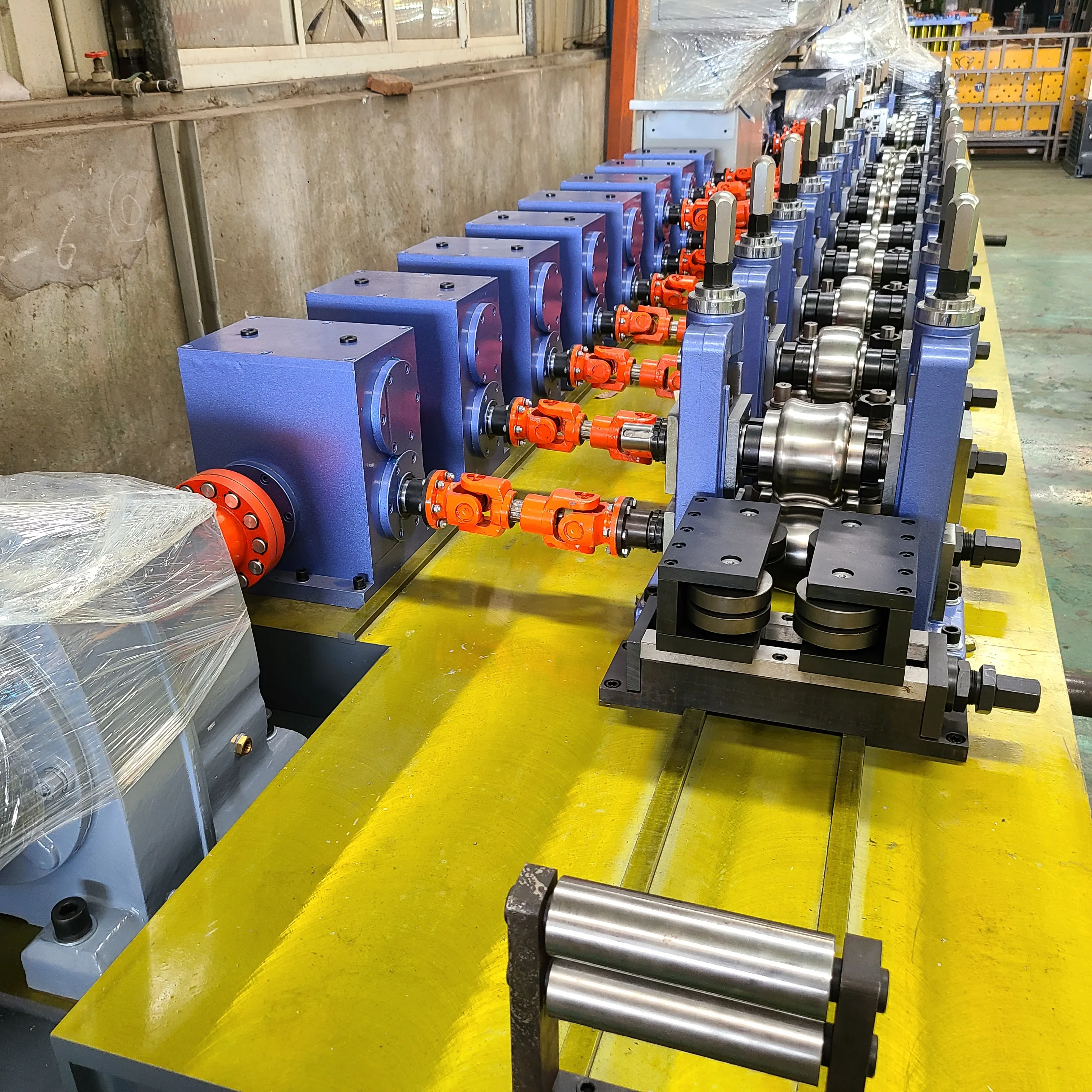 Industrial Round / Square / Rectangle / Oval Stainless Steel Pipe Making Machine Roll Forming Machinery