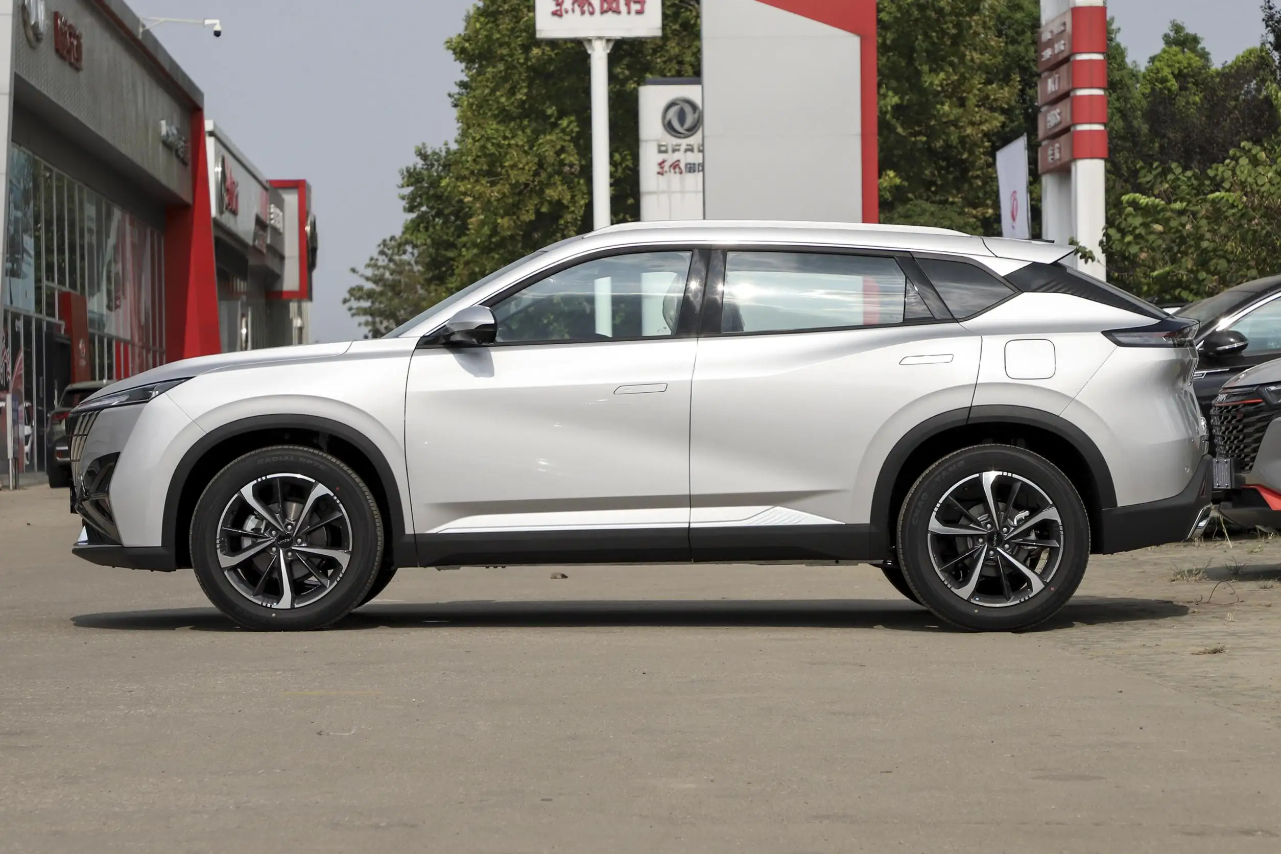 2023 Dongfeng Fengshen Aeolus Haohan Новое поступление бензиновый внедорожник 1 5 т с кожаными сиденьями левая камера заднего вида автомобиль Китай