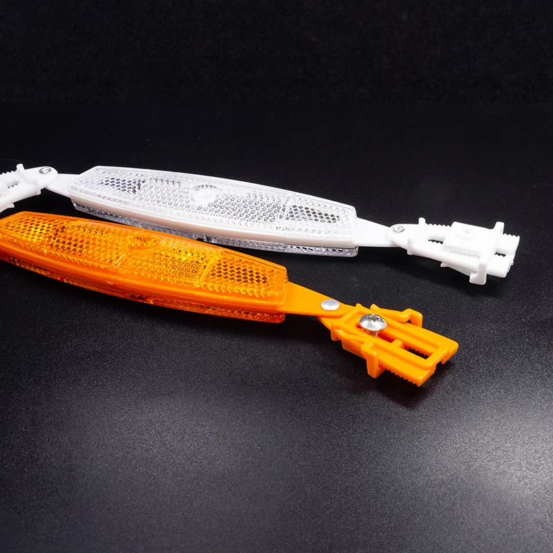 XH-B133 spoke reflectors on wheel from bike parts for safety
