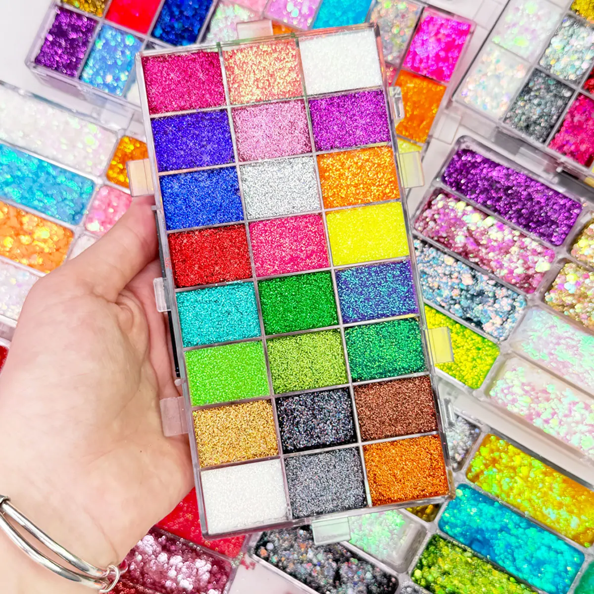 Low Moq Popular Customizes Hair Glitter High-pigment Vegan Lip Make up Make up Private Label Body Glitter