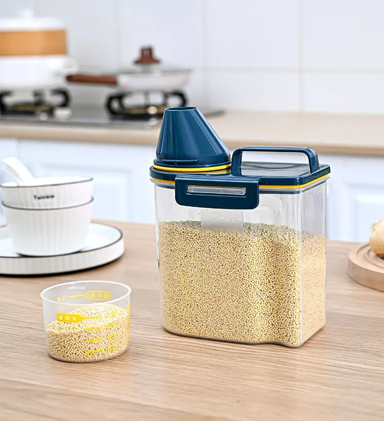 Wholesale high quality rice storage box airtight food storage containers with measuring cup