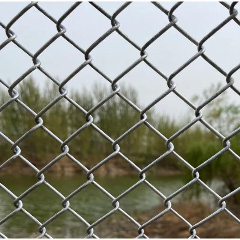 High quality commercial 9 gauge galvanized chain link mesh metal cyclone wire fence
