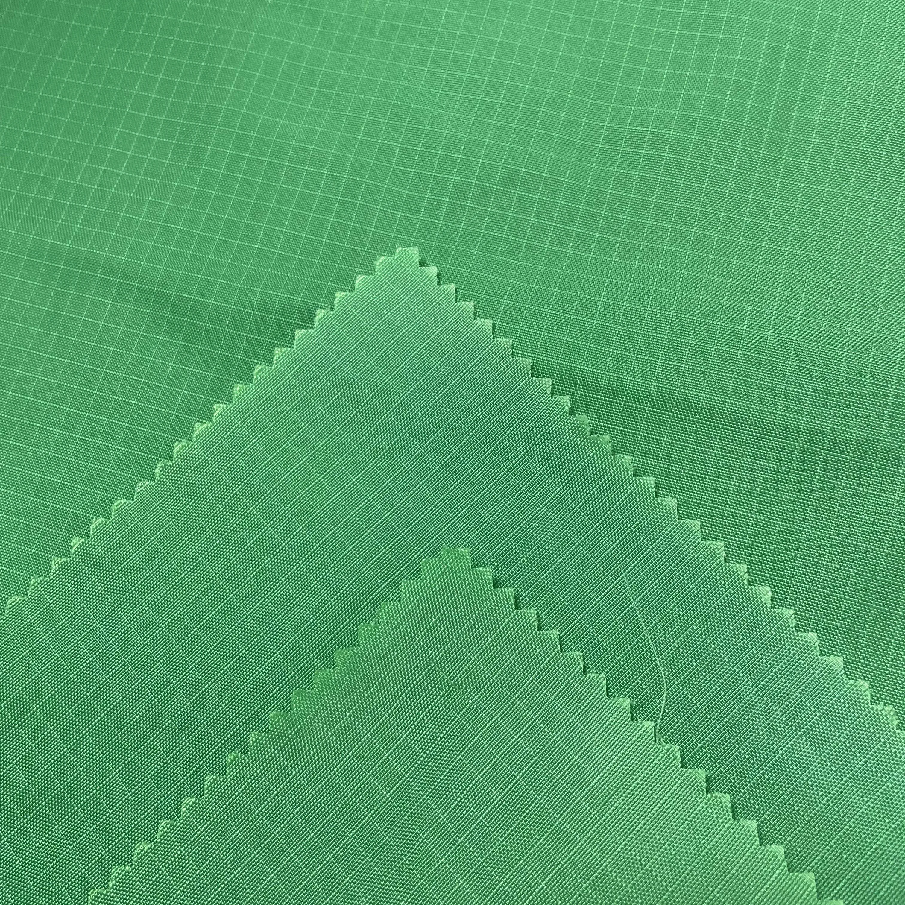 100% nylon 210D ribstop nylon oxford fabric with cire used for tents and suitcases