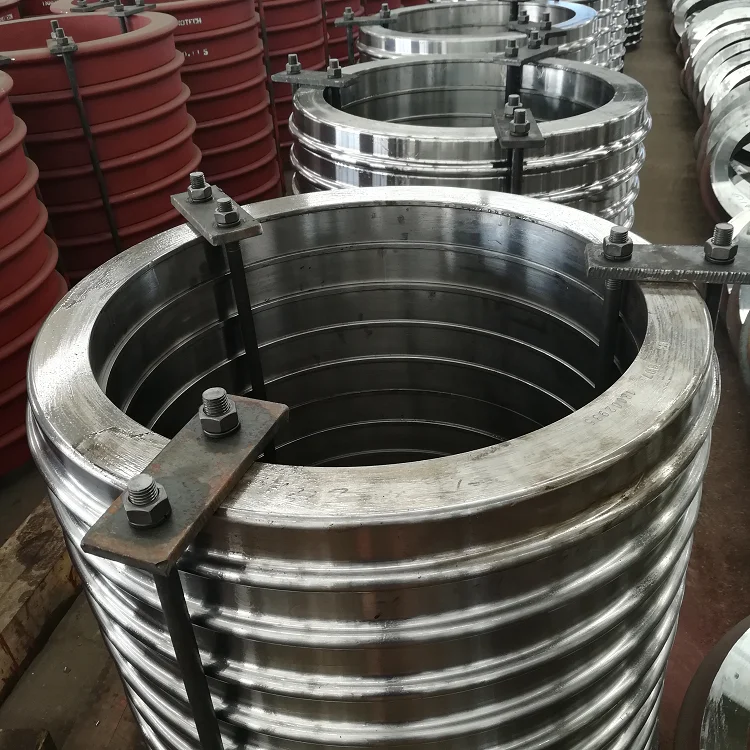 Resilient railway wheels and tyres for light rail vehicles and street car