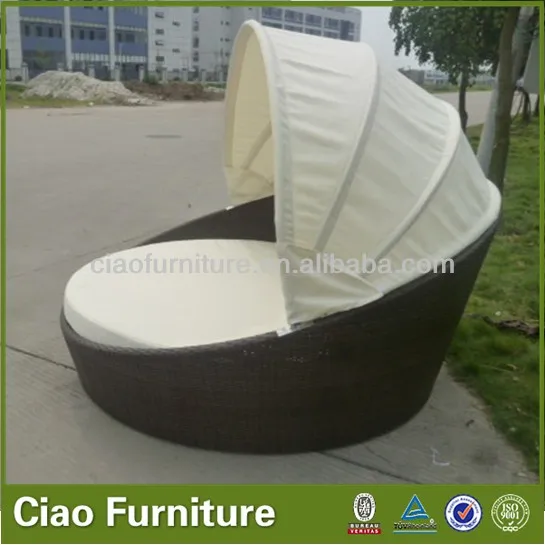 Leisure Outdoor Beach Wicker Day Bed Furniture Synthetic Rattan Round Patio Pool Side Daybed With Canopy