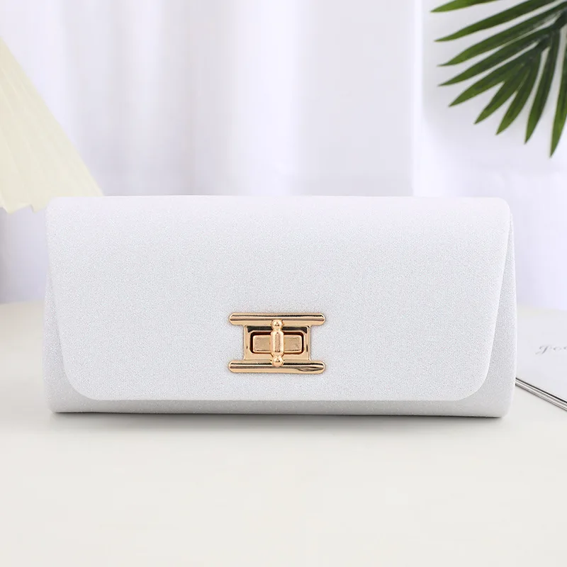 Темперамент: элегантная однотонная сумка на цепочке для вечеринки помады воздушной подушки хранения с магнитной застежкой квадратная