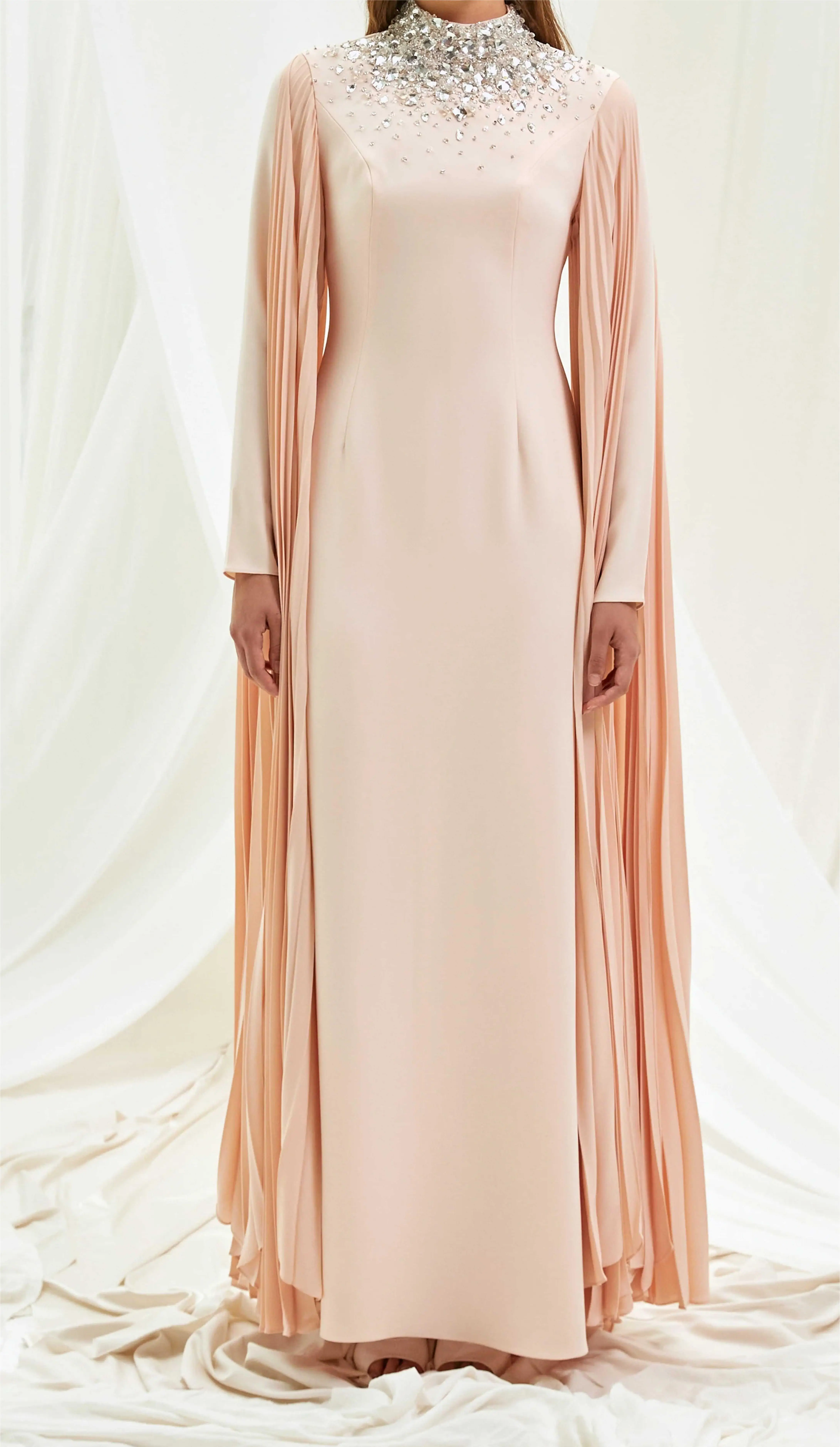 U.Chic 2023 Elegant Modest Hand-Work Women Solid Abaya Dubai Shiny Sequins Design Muslim Clothing