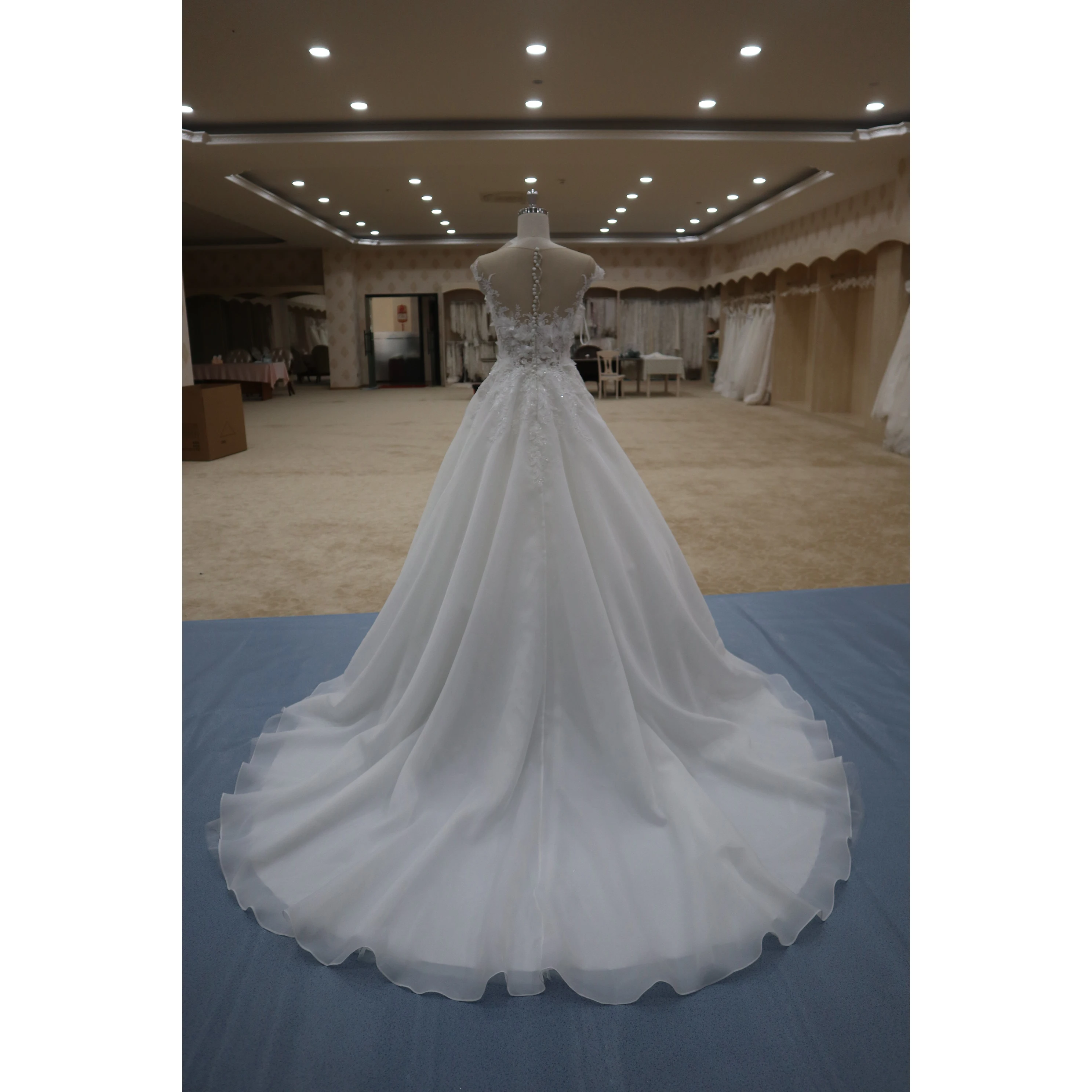 Factory Direct High-quality Sleeveless Bridal Girl Wedding Dress