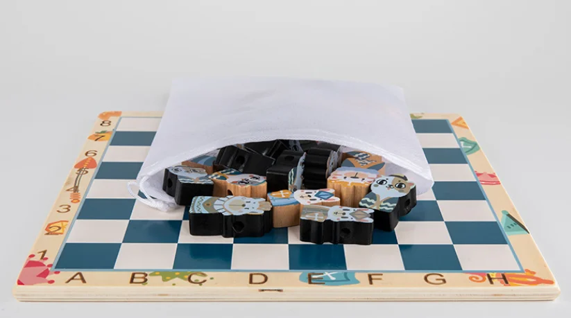 New arrival  Wooden Kids Medieval Chess Cartoon Stereoscopic Check Board Game Wholesale Chess Sets Puzzle Games