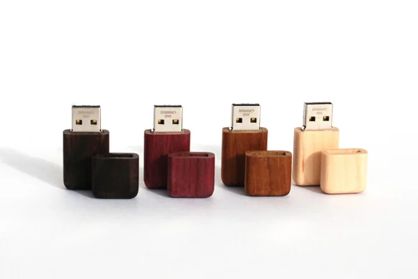  Высококачественный деревянный USB-накопитель с индивидуальным дизайном печатным