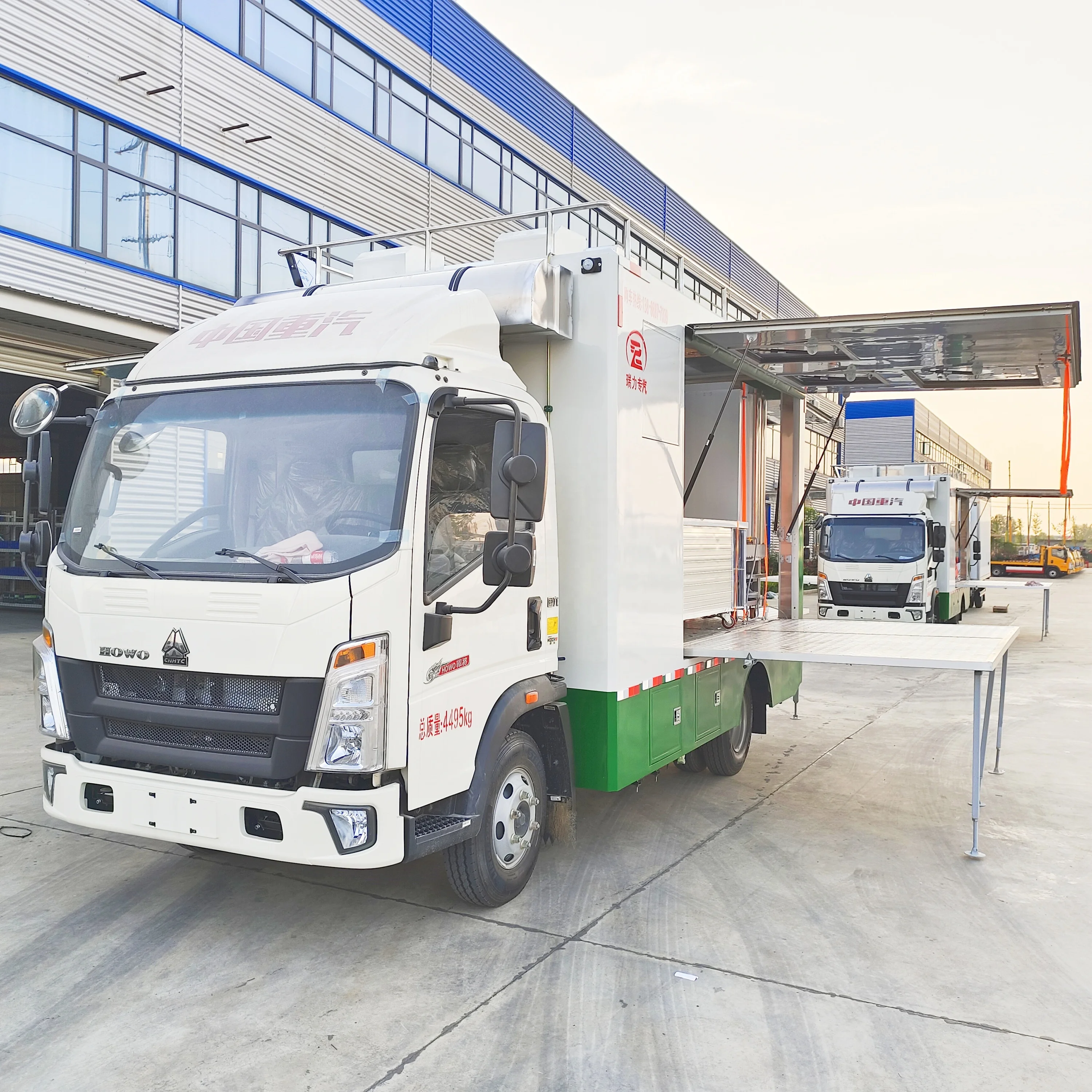 Kiosk Food Truck Mobile Fast Food Truck Used for Street BBQ Coffee Milk Tea Juice Drinks Vending