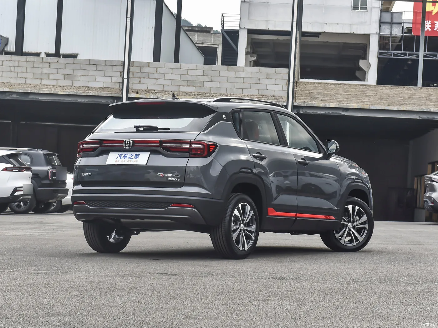 Новый Changan автоматический люк на крыше электрический внедорожник 4x4 светодиодная камера темная кожа Многофункциональный 5 сидений дверей руководство по эксплуатации автомобиля размер шин R17 FWD