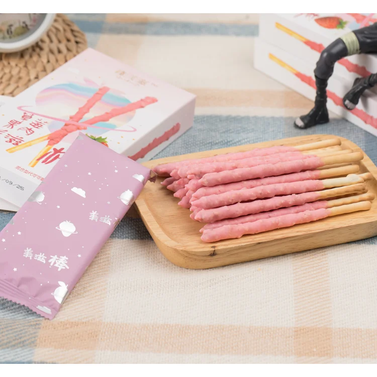 Сухофруктовые сламтики, печенье с шоколадным покрытием, палочки со вкусом клубники 50 г