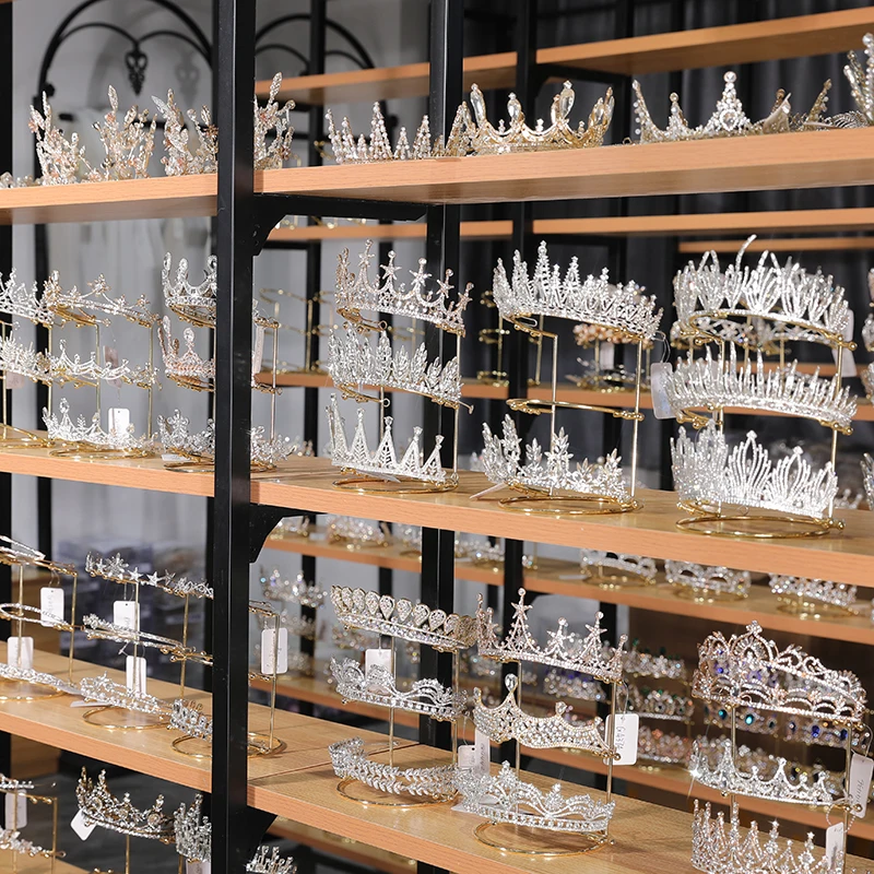 Jewelry display stand 3 layers Simple Design Metal Tiara Display Stand For Bride And Pageant Display Racks