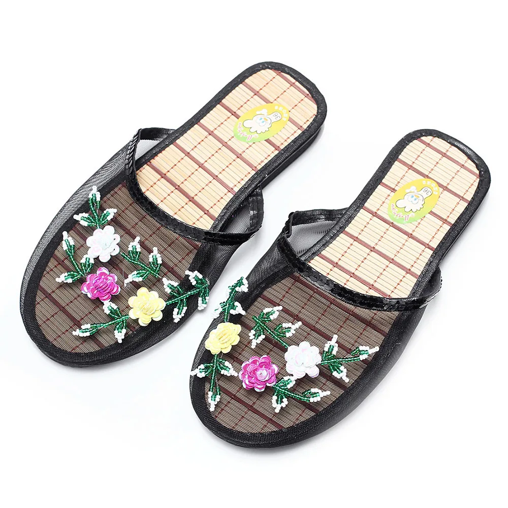 Summer refreshing and breathable home sandals creative embroidery flower mesh slippers