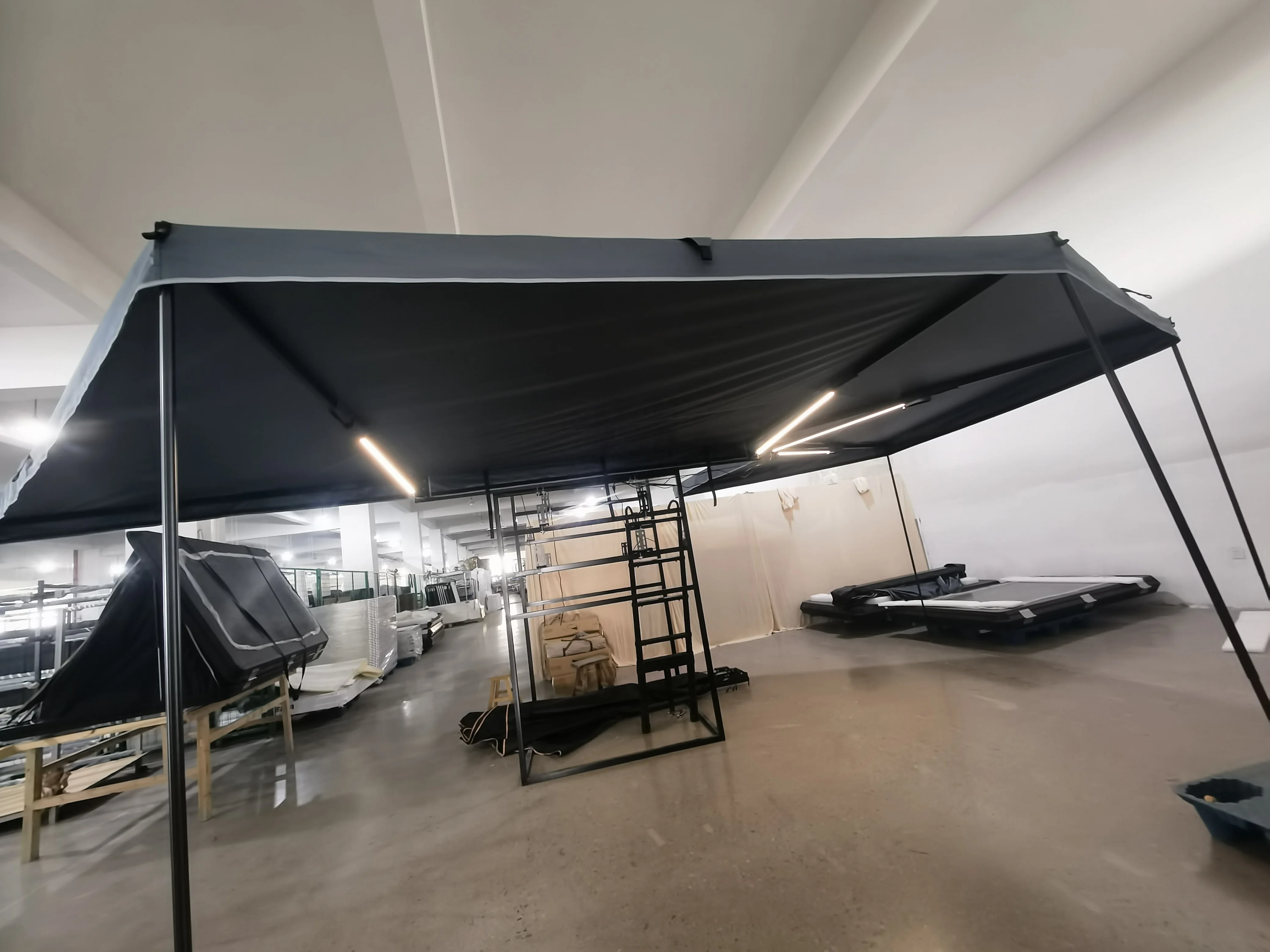 Outdoor 4x4 Car  360 Degrees Side Awning  Side Bat Wing Awning for outdoor camping with LED light