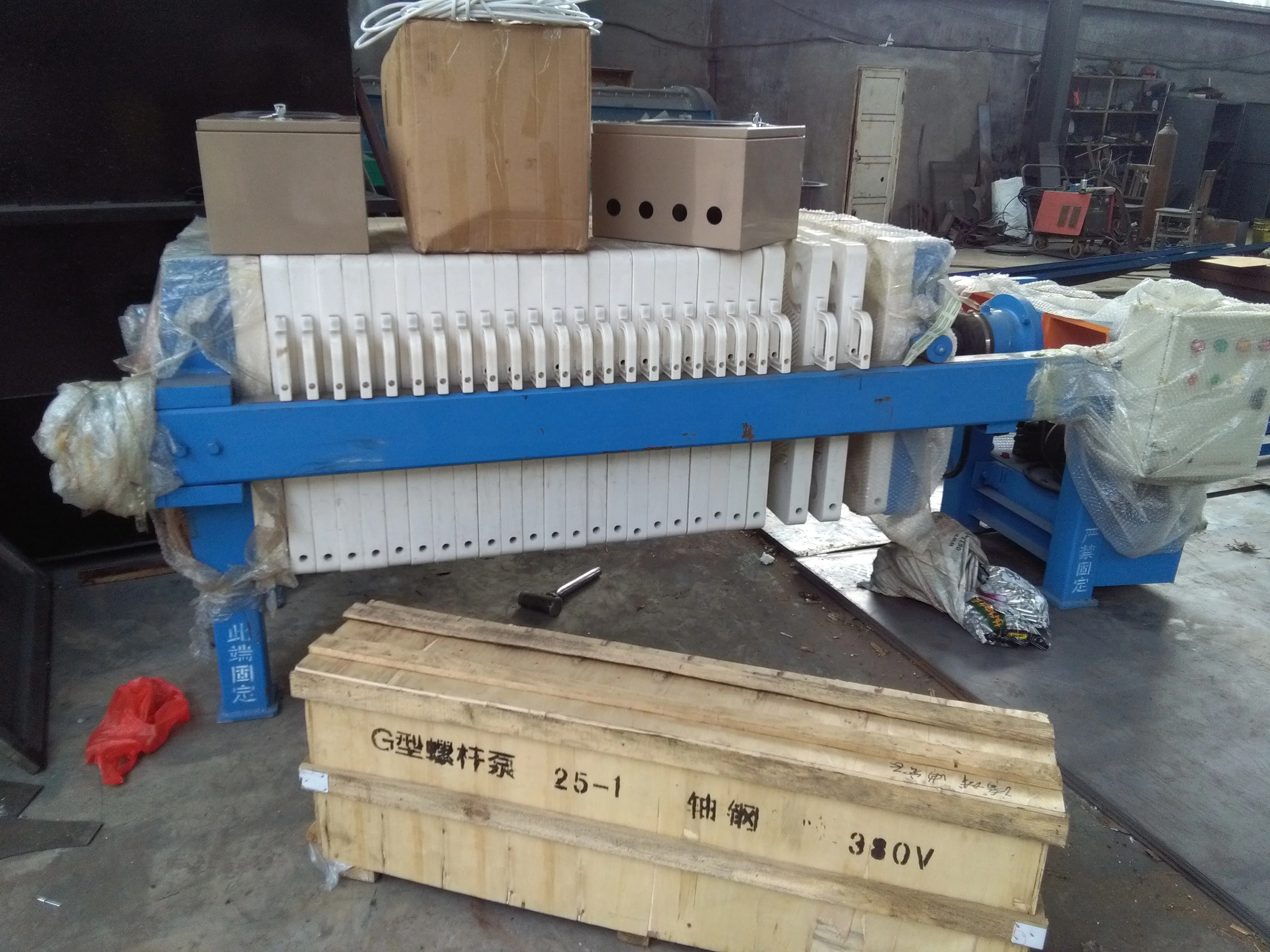 Промышленный фильтр для разделения твердых и жидкостей