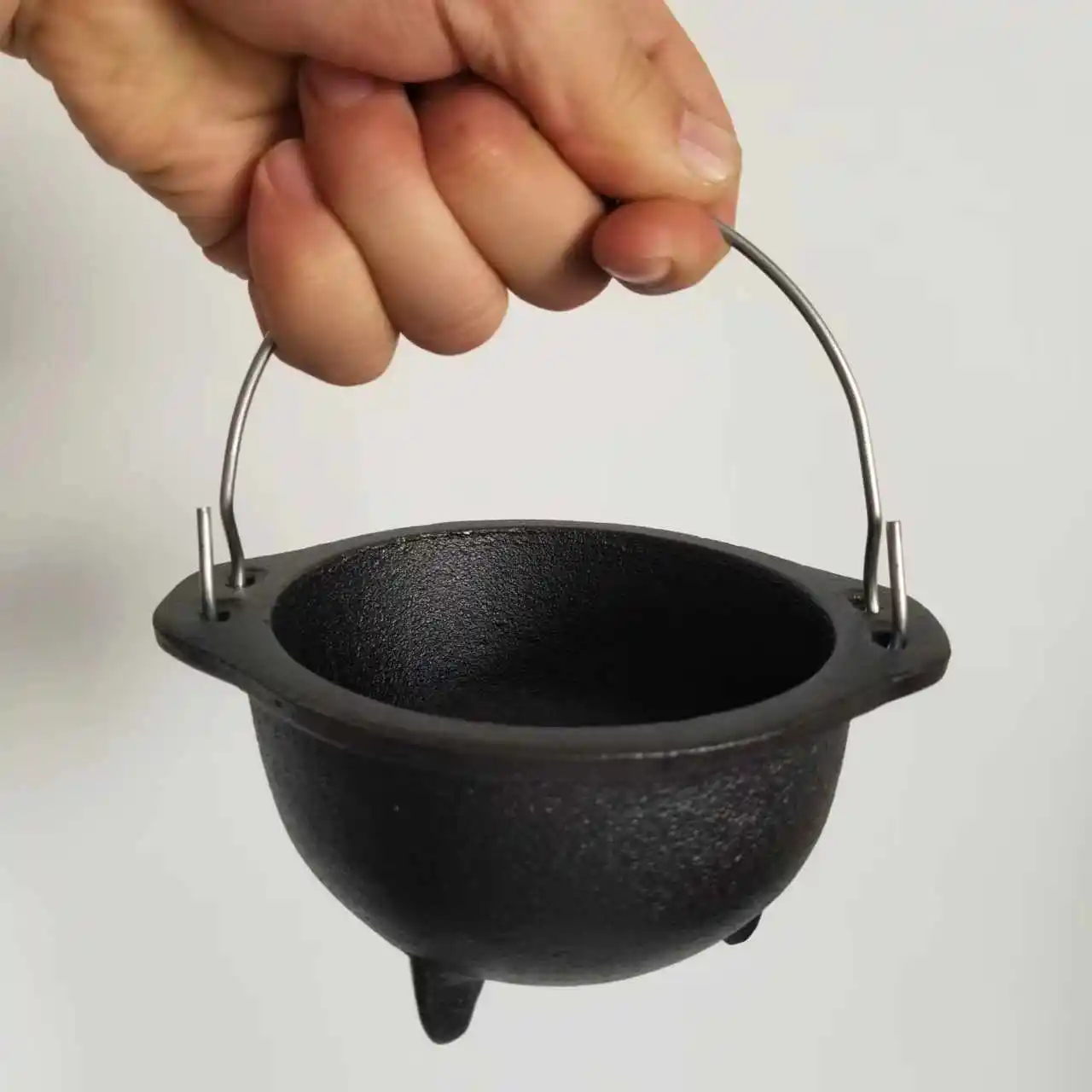 Pre-seasoned Cast Iron Mini Round Kettle Server 16oz Cauldron