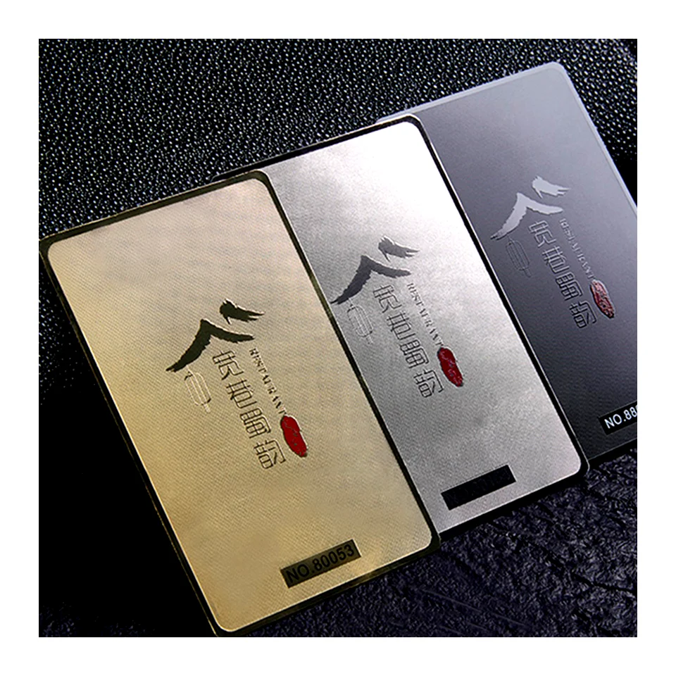 Индивидуальная печать с тисненым логотипом NFC ID Card ПВХ скретч визитная карточка магнитной полосой штрих-код для VIP-члена рукавом